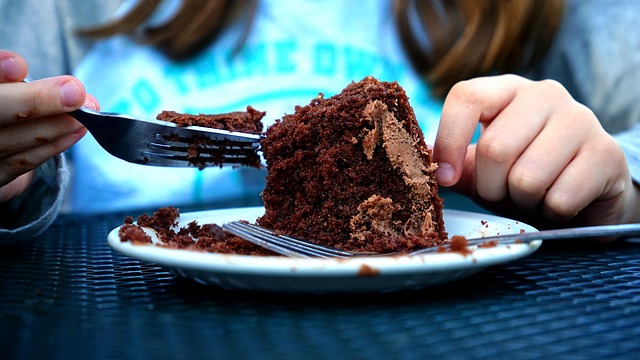 Eating Cake Alone