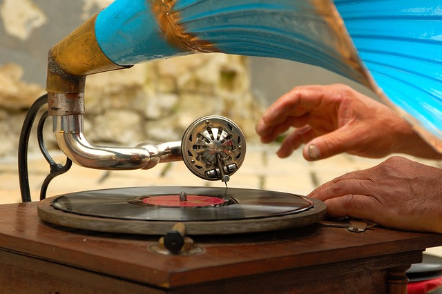 Repairing a Broken Gramophone